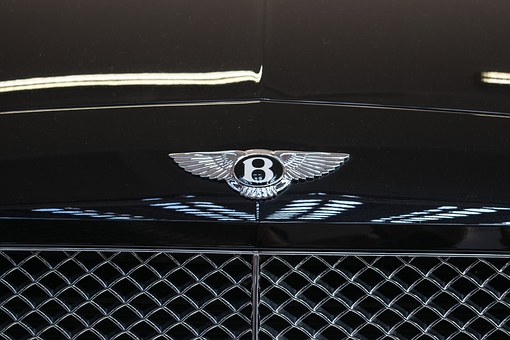 Why You Need High A Standard Automotive Lift Service In Your Garage