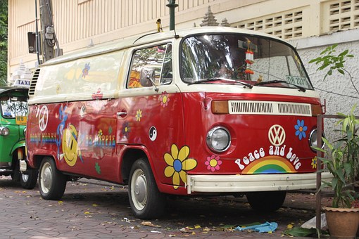 Is It Feasible to Use Personalised Auto Window Stickers to Adjust the Glimpse of Your Vehicle