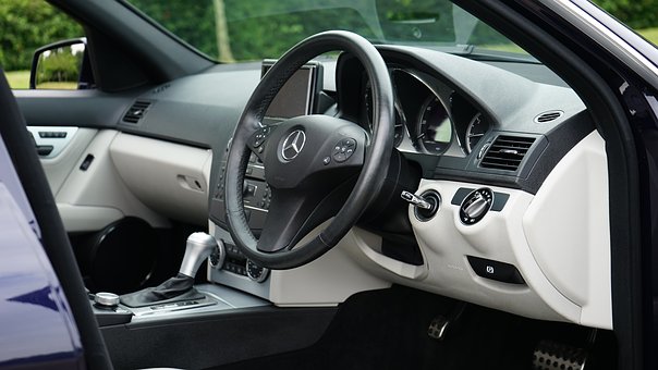 Importance Of Online Evaluations With Regard To Auto Car Lot Sales