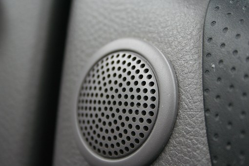 How The Auto Mechanic Completes A Transmission Replacement