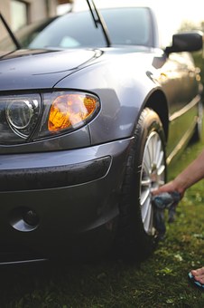 Automobile repair: Naples mechanics excited for Infiniti G convertible