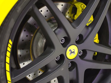 Slag made from life-threatening to teach you to distinguish the authenticity of brake pads - brake lining, automotive - automotive repair and