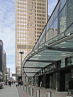 Is it cheaper to go with a private leasing company or automotive broker?