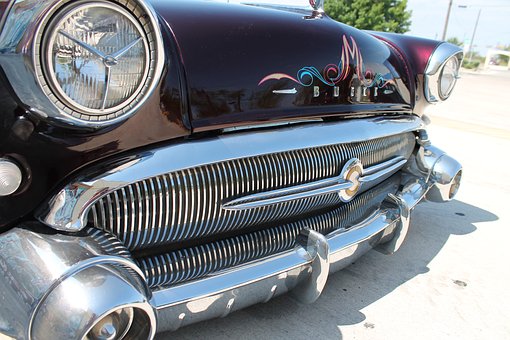 Digital Signage Uses for Automotive