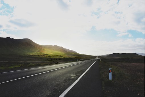 Four Mistakes To Avoid The Car Traffic Flow To Ensure Worry-free - Car Care - Auto Repair And