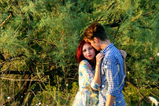 How To Get A Girlfriend - 4 Things To Help You Attract A Woman