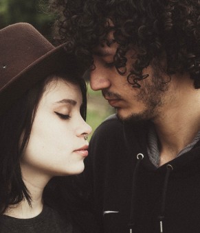 Ways To Entice A Woman - Make Her Swoon Over You