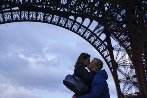 Dating Tips For Men - How To Pick Up Women Without Lines