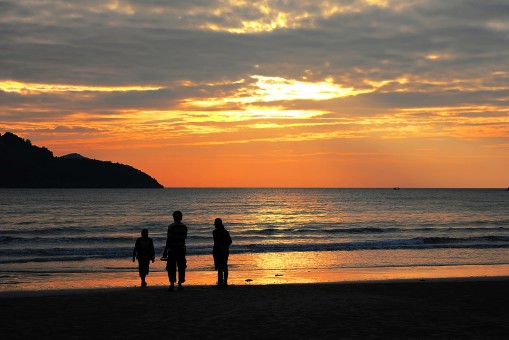 Thinking Of That Amazing Hawaiian Honeymoon? It's Easy To Grab Great Hawaiian Excursion Rates