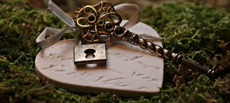 Dealing With A Break Up - 9 Warning Signs Of Break Up and 4 Options To Deal With It