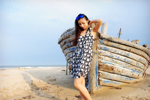 What mean does the cap color of Ethnic Hui Chinese represent?